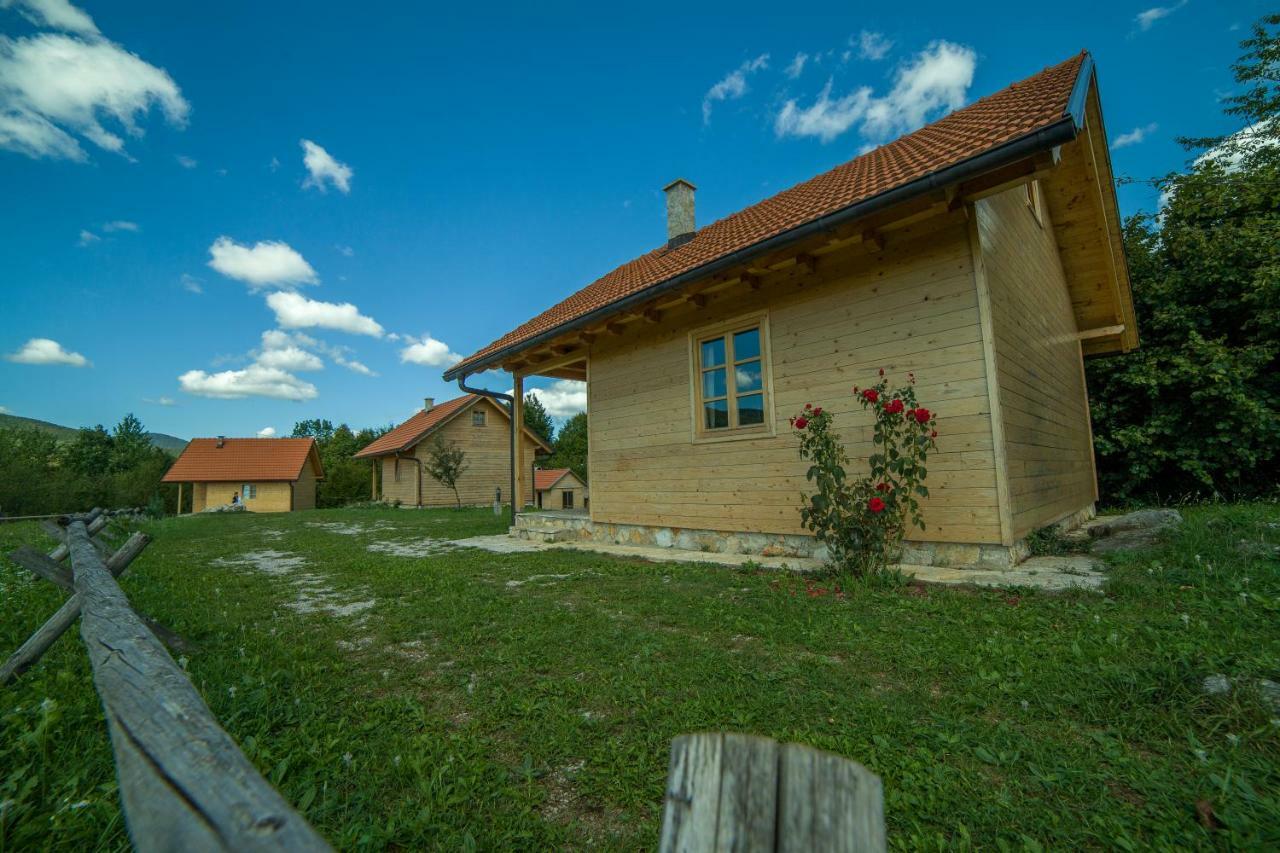 Holiday Homes Eko Klanac Rakovica Bagian luar foto